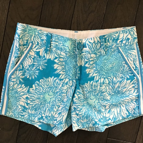 LILLY PULITZER CALLAHAN SHORT. 2 - Picture 4 of 6